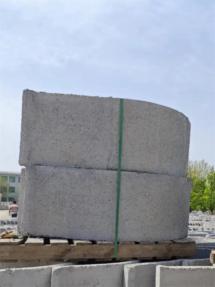 济宁水泥U型槽施工现场 多元产品助力工程建设，实惠价格铸就品质工程
